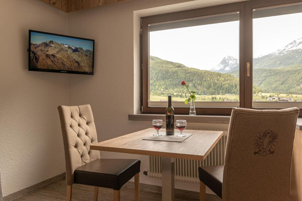 Senner Appartements Umhausen Esterno foto