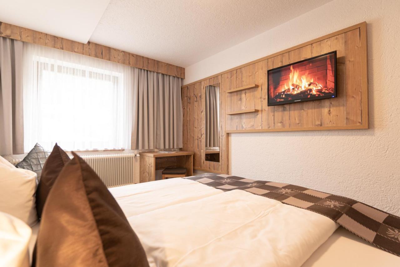 Senner Appartements Umhausen Esterno foto