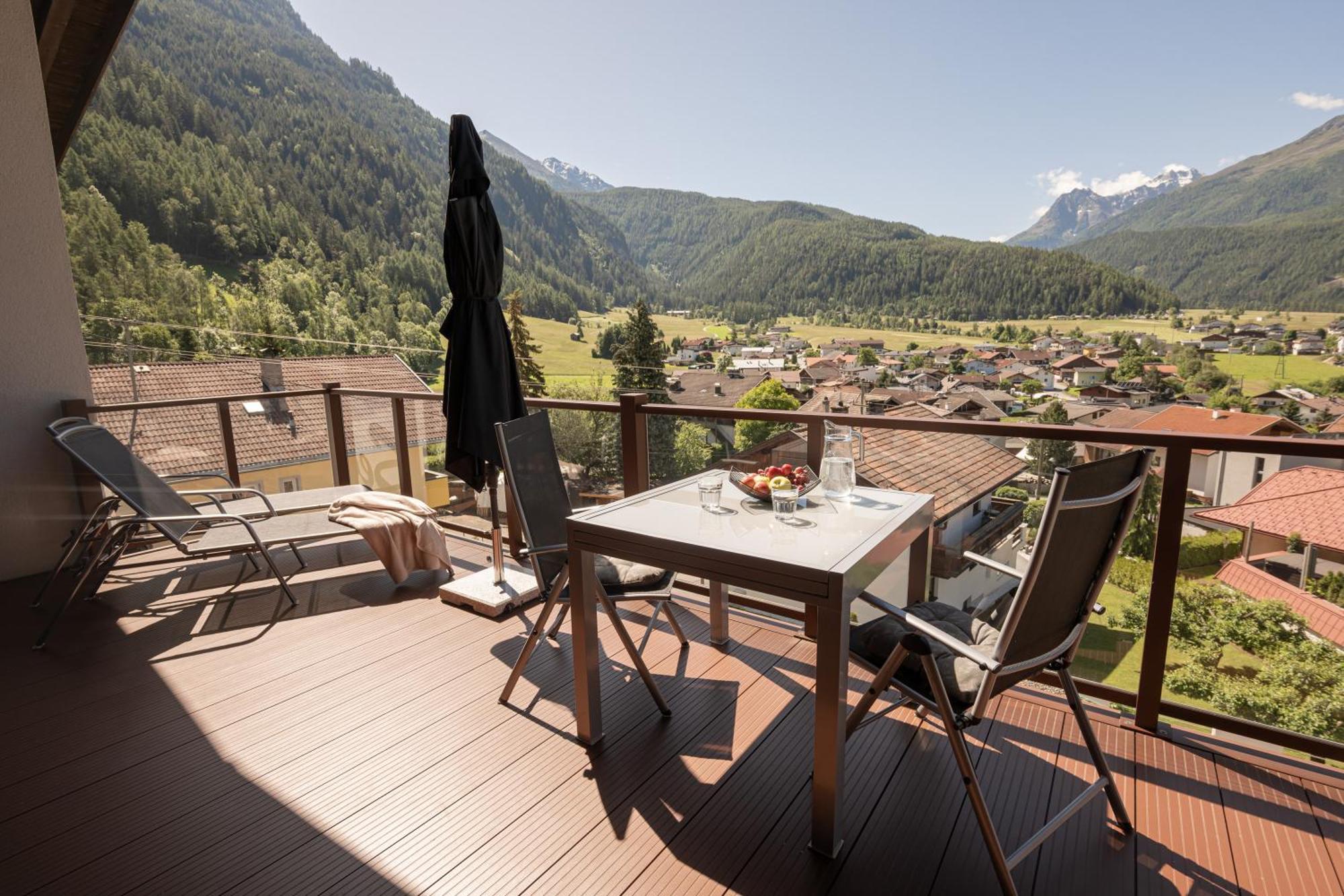 Senner Appartements Umhausen Esterno foto
