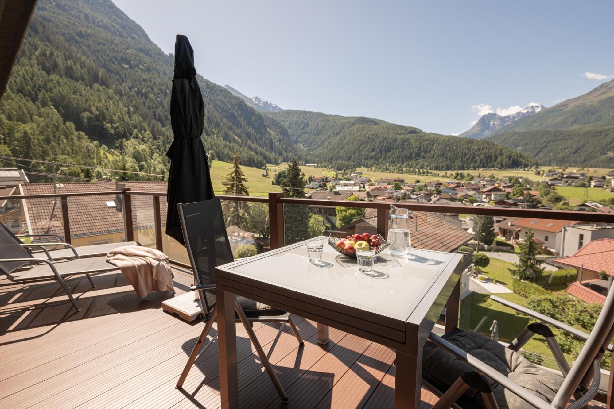 Senner Appartements Umhausen Esterno foto