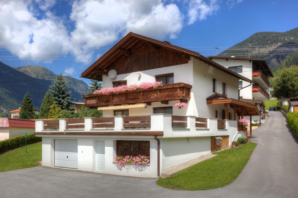 Senner Appartements Umhausen Esterno foto